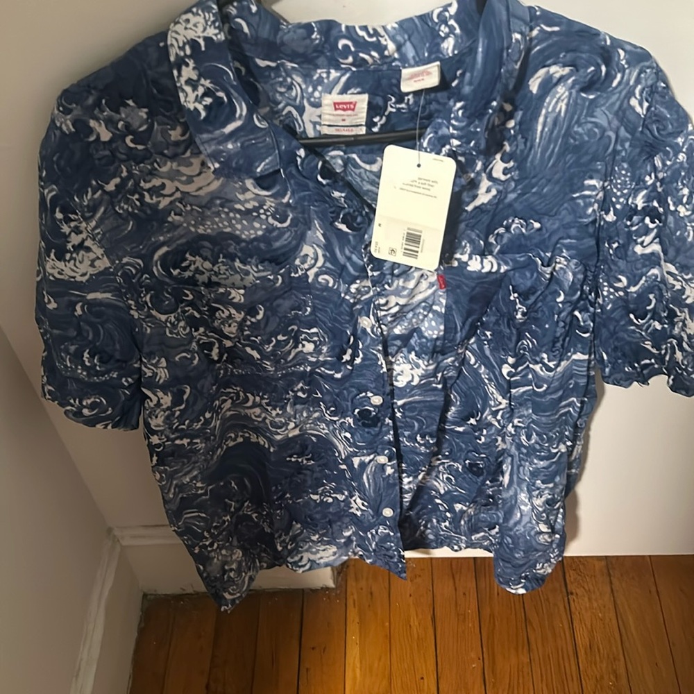 Ocean wave button up short sleeve shirt by Levis